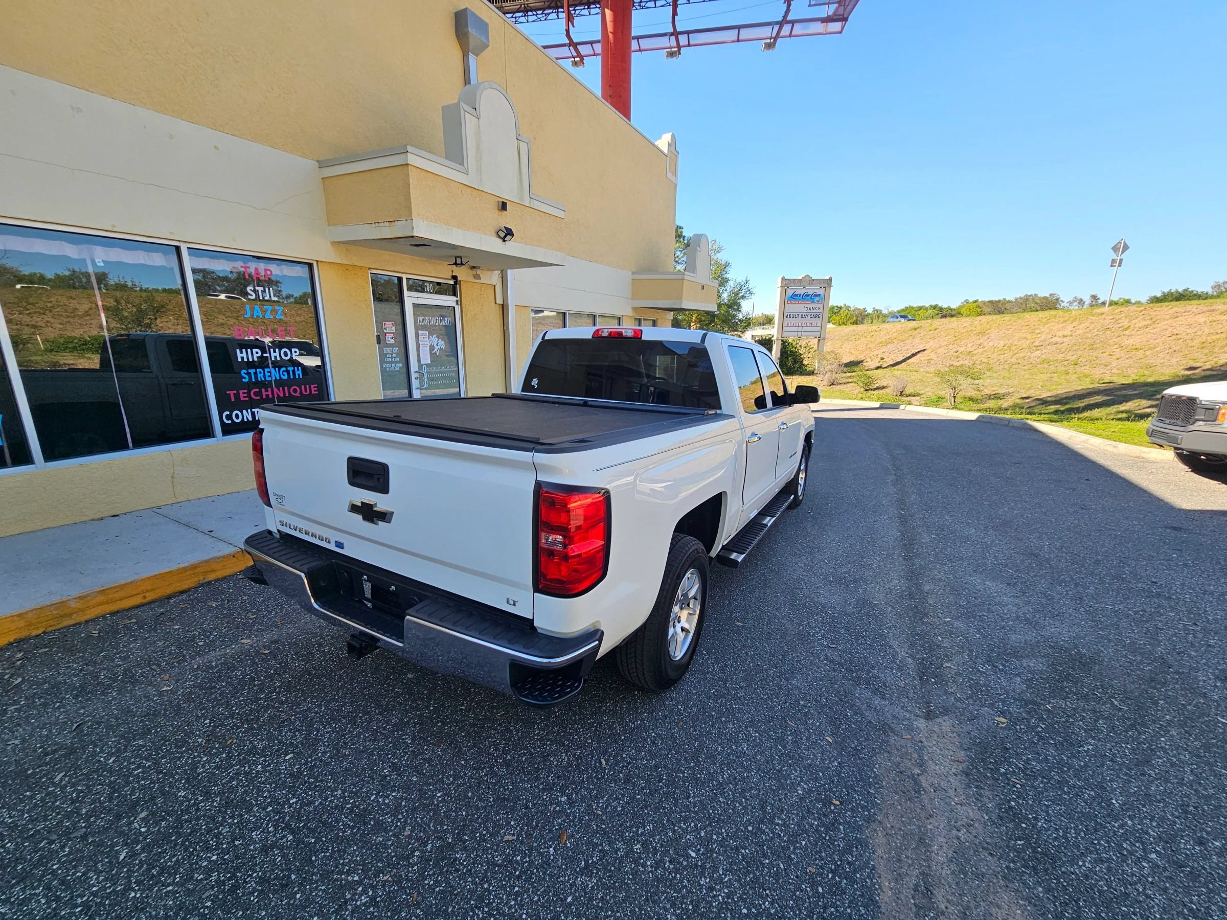Used 2018 Chevrolet Silverado 1500 LT w/ LT Eassist Package RWD image 15