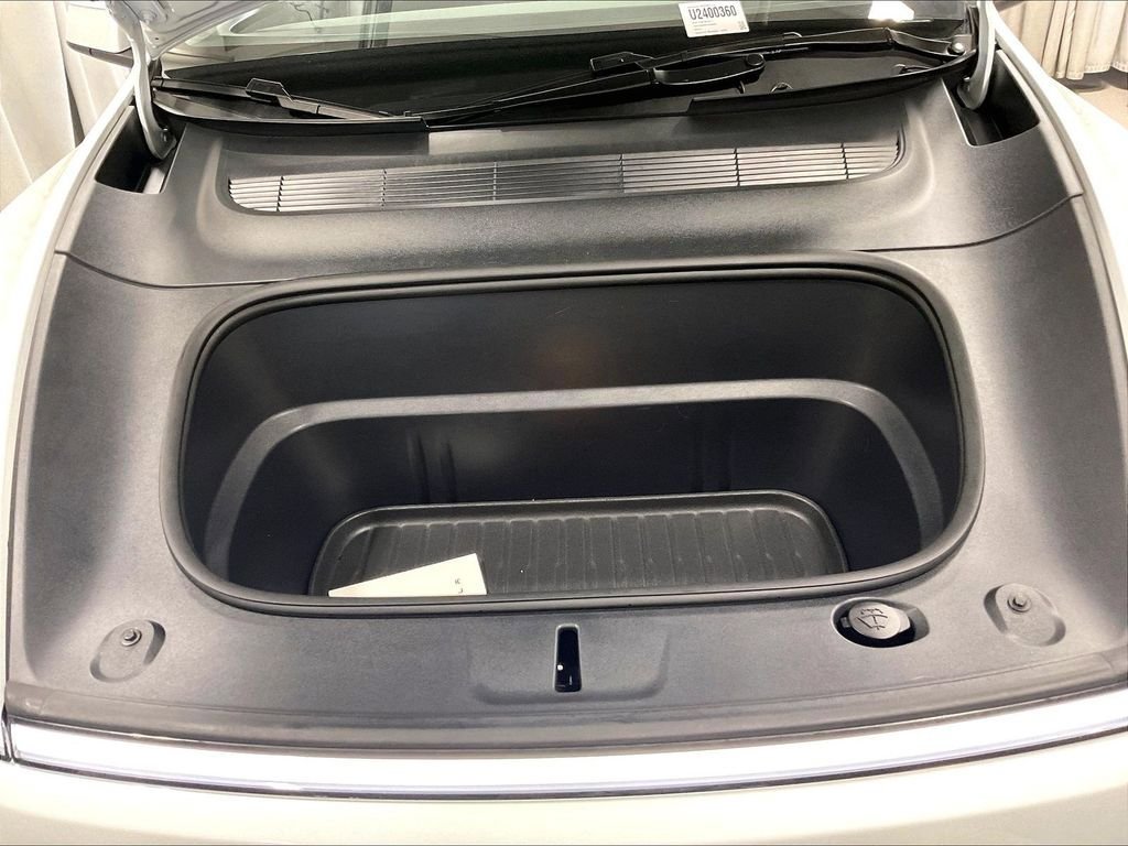 Used 2026 Tesla Model Y AWD image 30