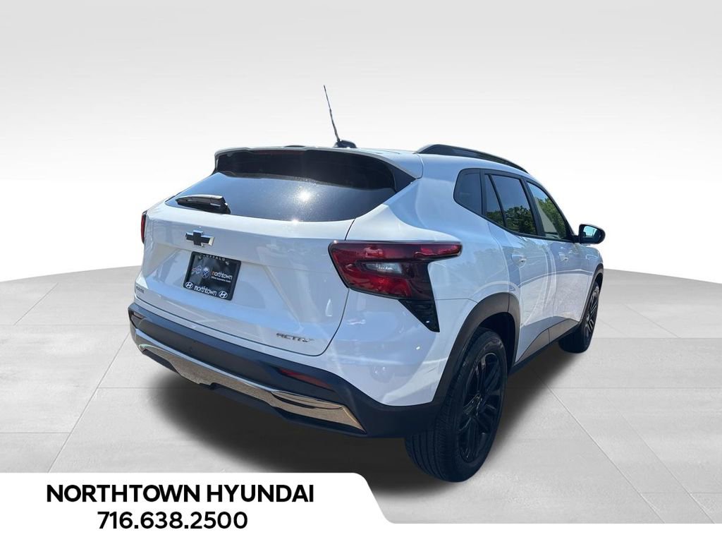 Used 2024 Chevrolet Trax ACTIV w/ Sunroof Package FWD image 5