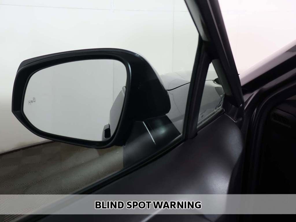 Used 2022 Toyota RAV4 XLE w/ Convenience Package image 5