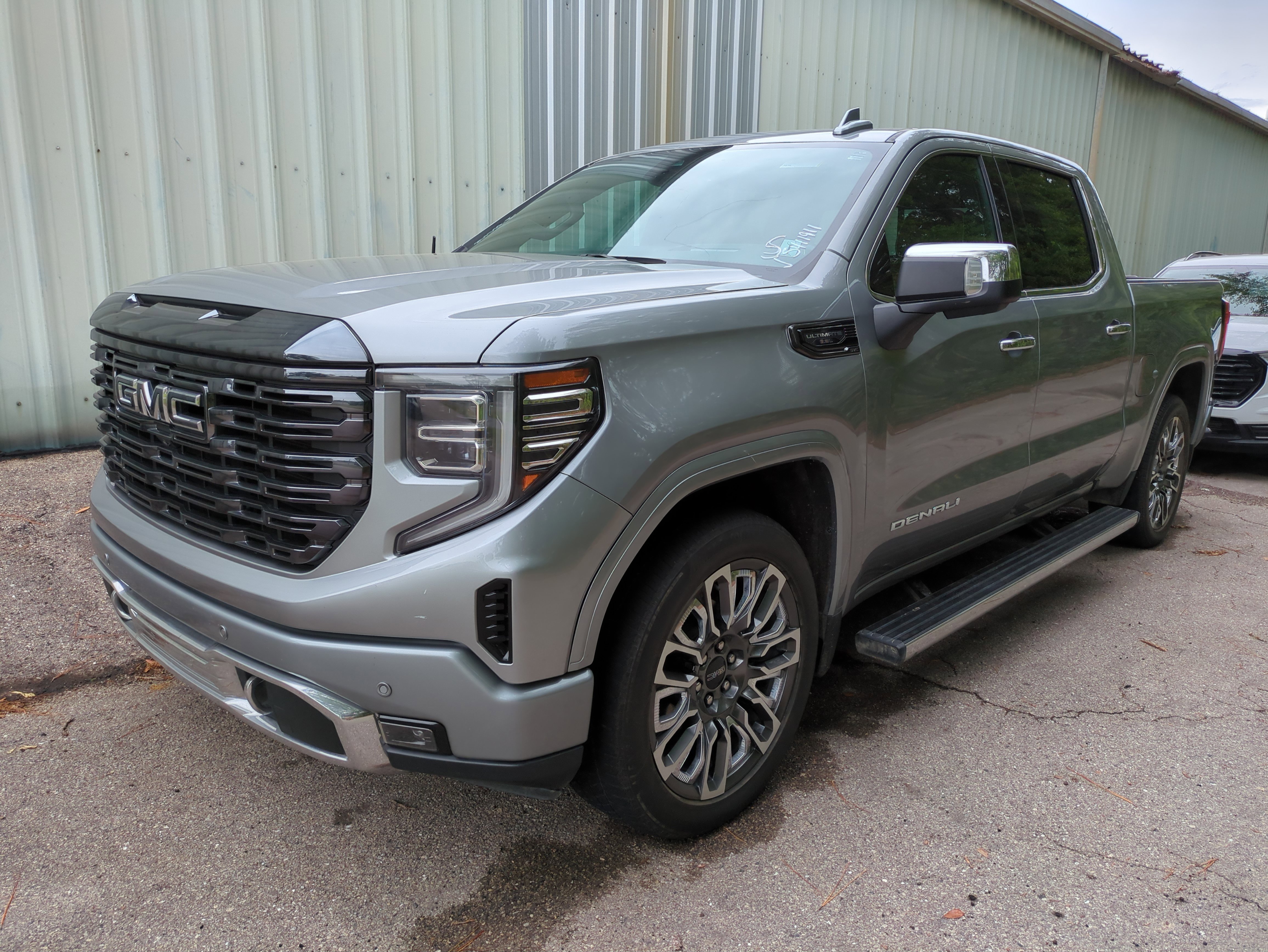 Used 2023 GMC Sierra 1500 Denali Ultimate image 3