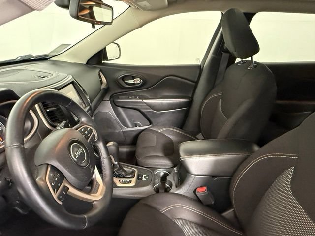 Used 2016 Jeep Cherokee 75th Anniversary AWD/4WD image 29