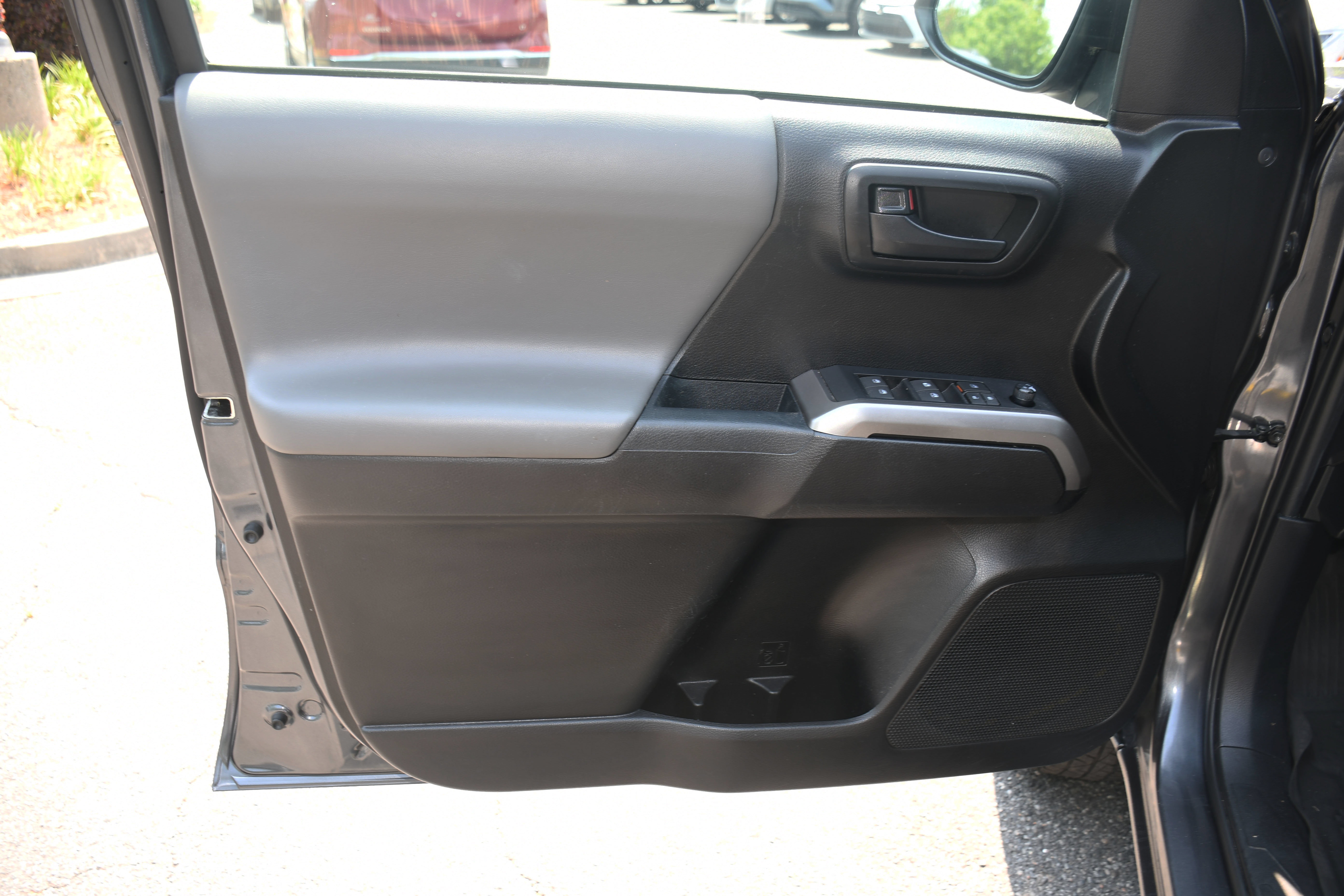 Certified 2021 Toyota Tacoma SR5 RWD image 9