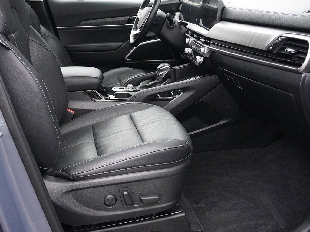 Used 2023 Kia Telluride EX image 30