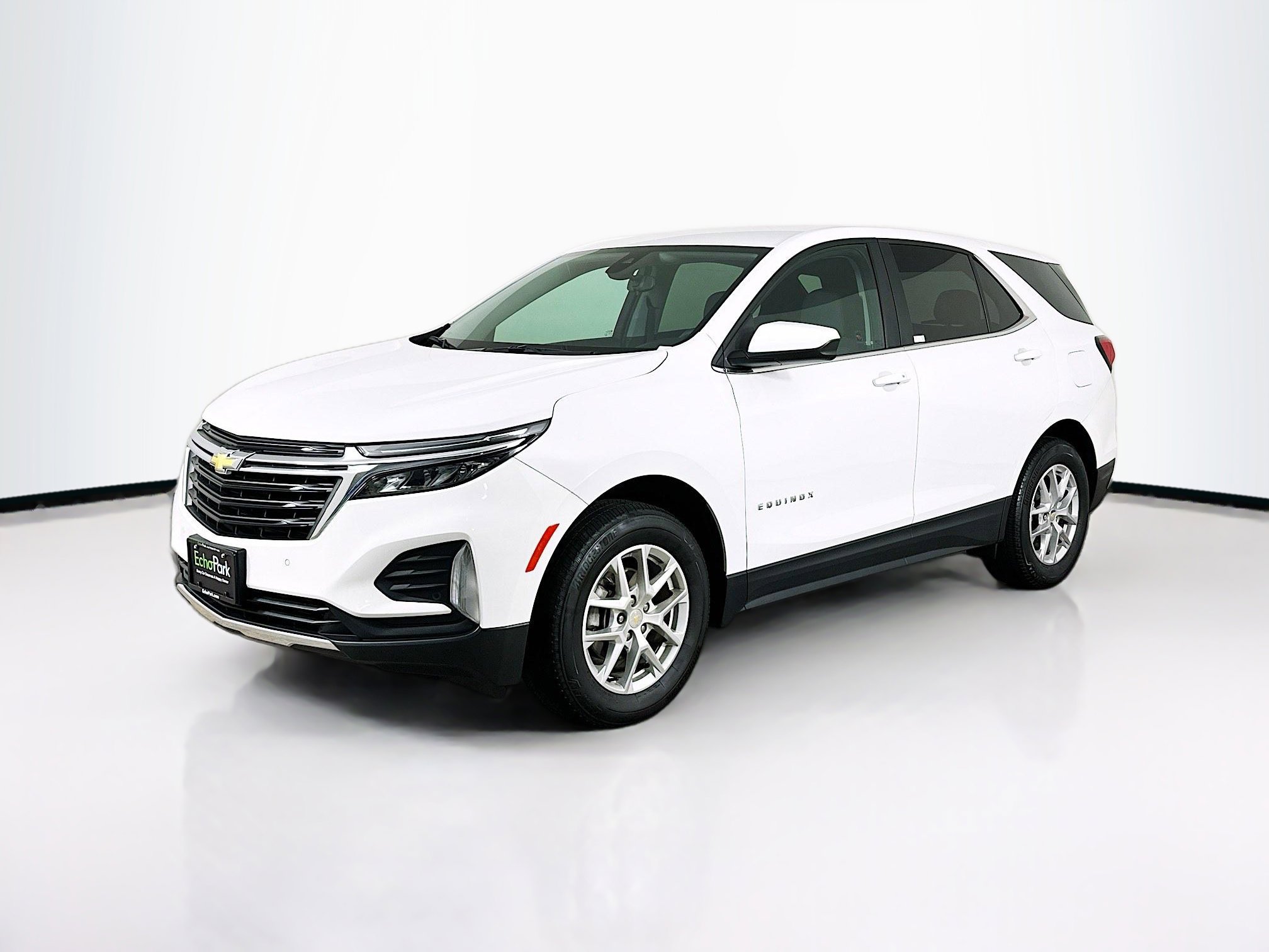 Used 2023 Chevrolet Equinox LT image 3