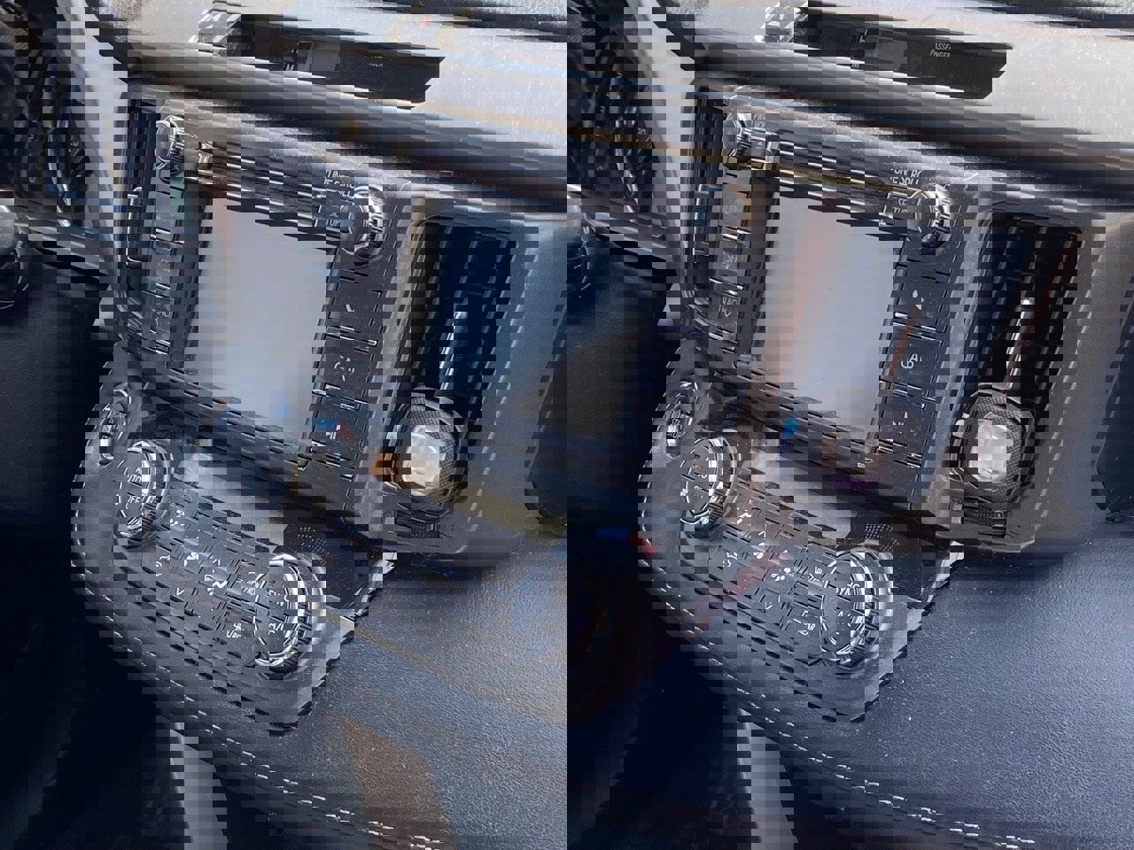 Used 2013 Toyota RAV4 Limited image 8