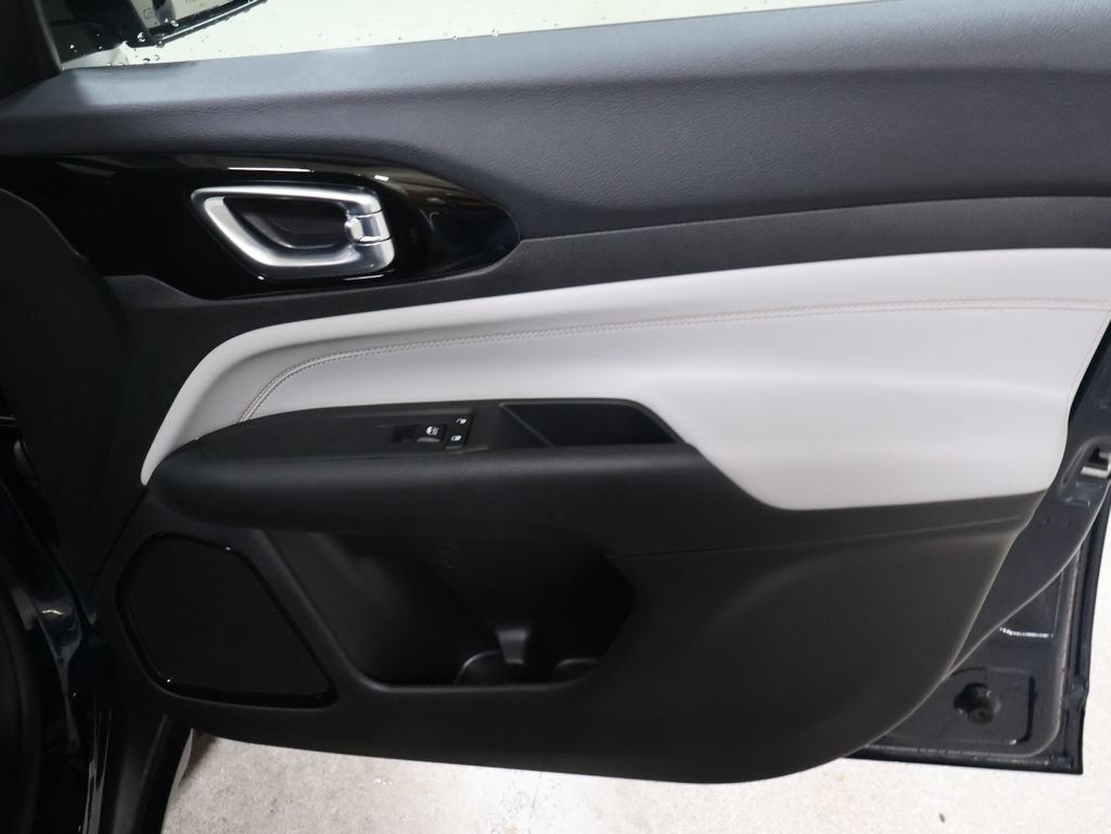 New 2026 Jeep Compass Limited AWD/4WD image 18
