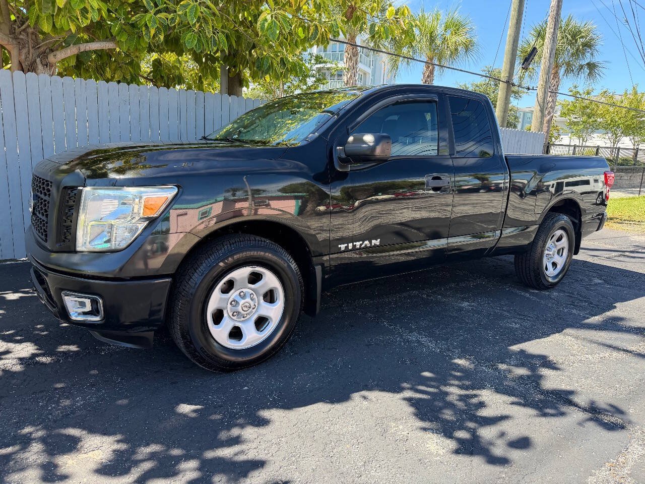 Used 2017 Nissan Titan S RWD image 1