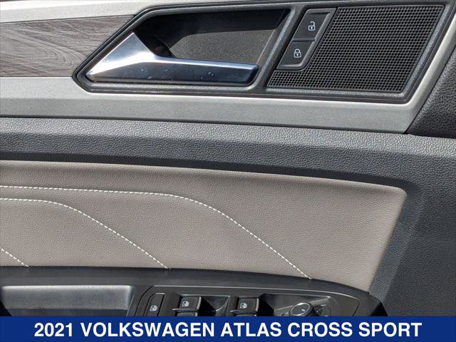 Used 2021 Volkswagen Atlas Cross Sport SE w/ Panoramic Sunroof Package AWD/4WD image 10