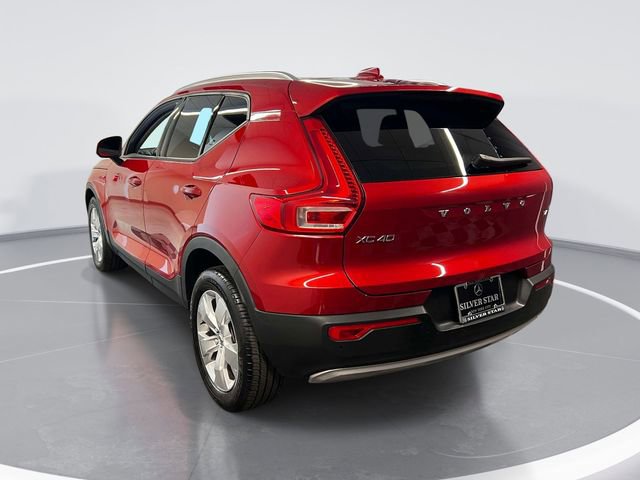 Used 2020 Volvo XC40 T4 Momentum image 6