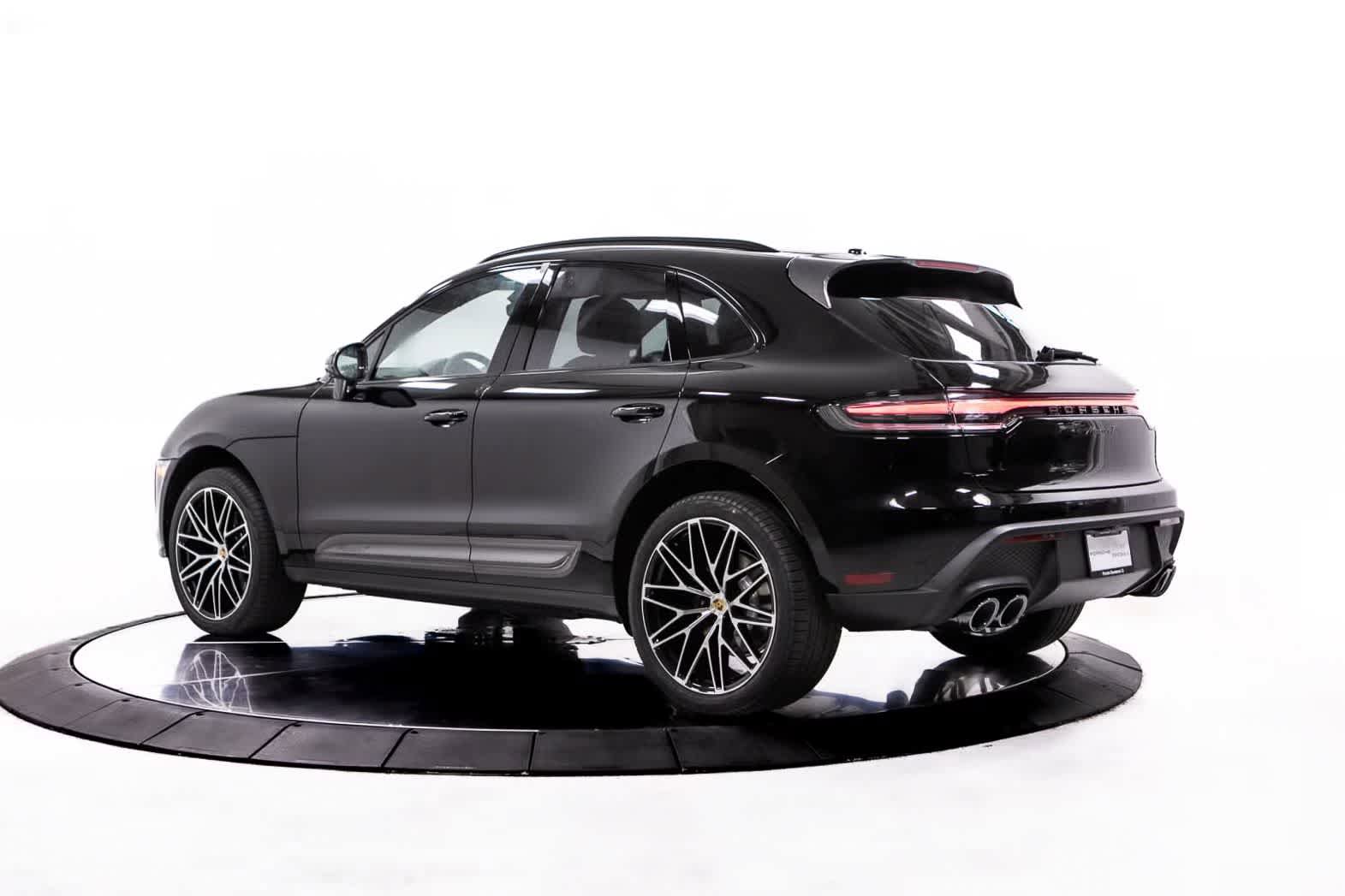 Certified 2026 Porsche Macan Turbo AWD/4WD image 3