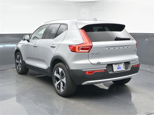 Used 2024 Volvo XC40 B5 Plus image 6
