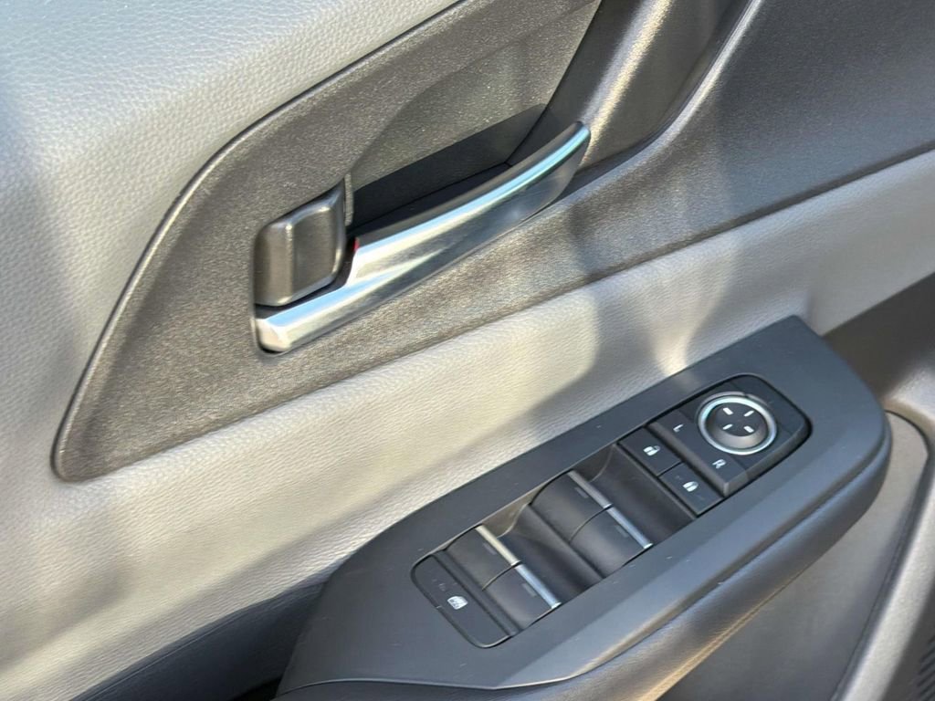 Used 2025 Toyota Prius XLE image 26