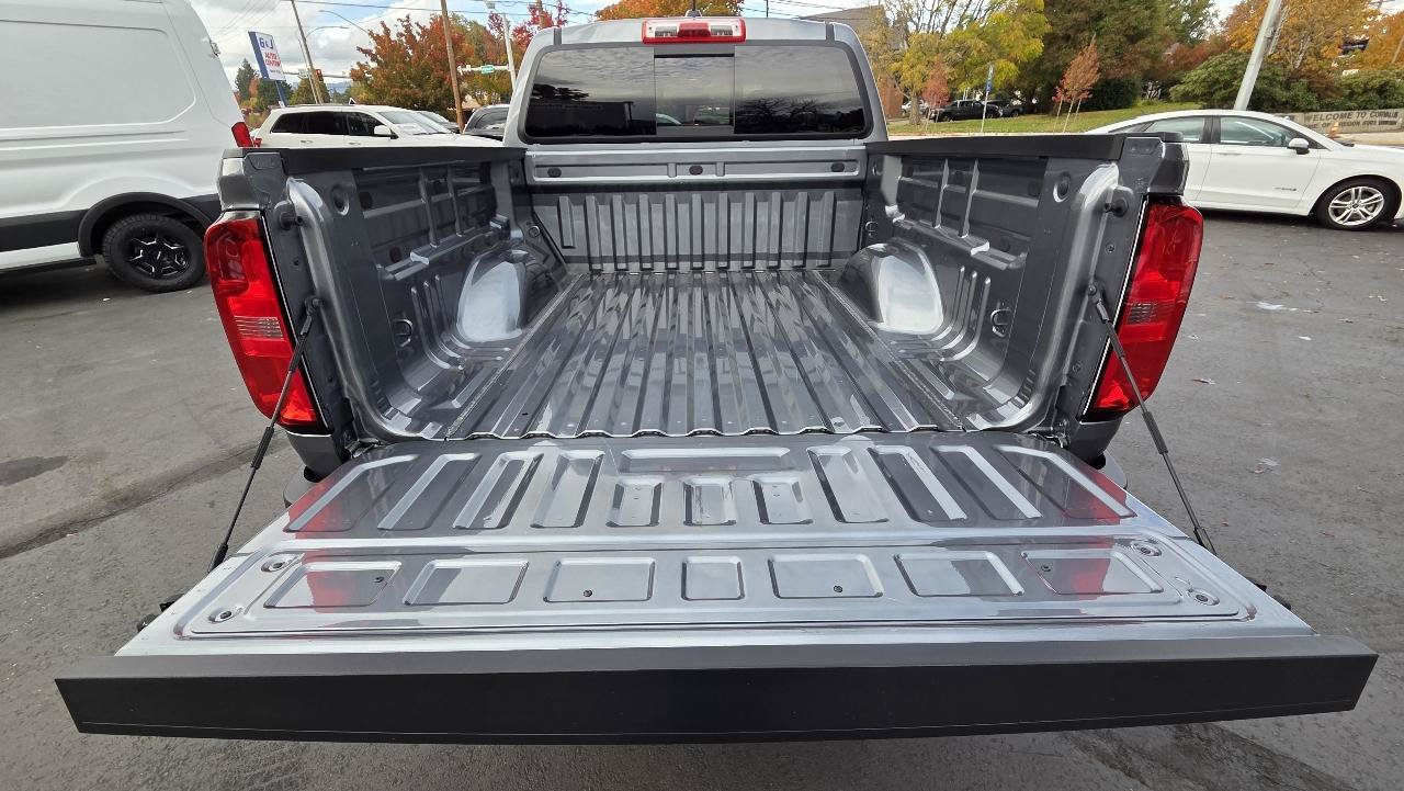 Used 2022 Chevrolet Colorado LT w/ LT Convenience Package AWD/4WD image 19