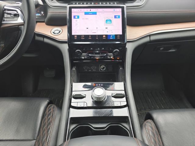 Used 2022 Jeep Grand Cherokee L Summit w/ Luxury Tech Group V image 3