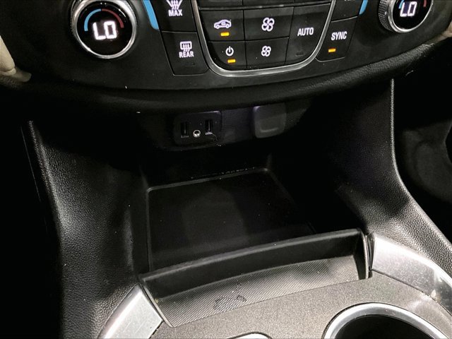 Used 2023 Chevrolet Traverse LS FWD image 26