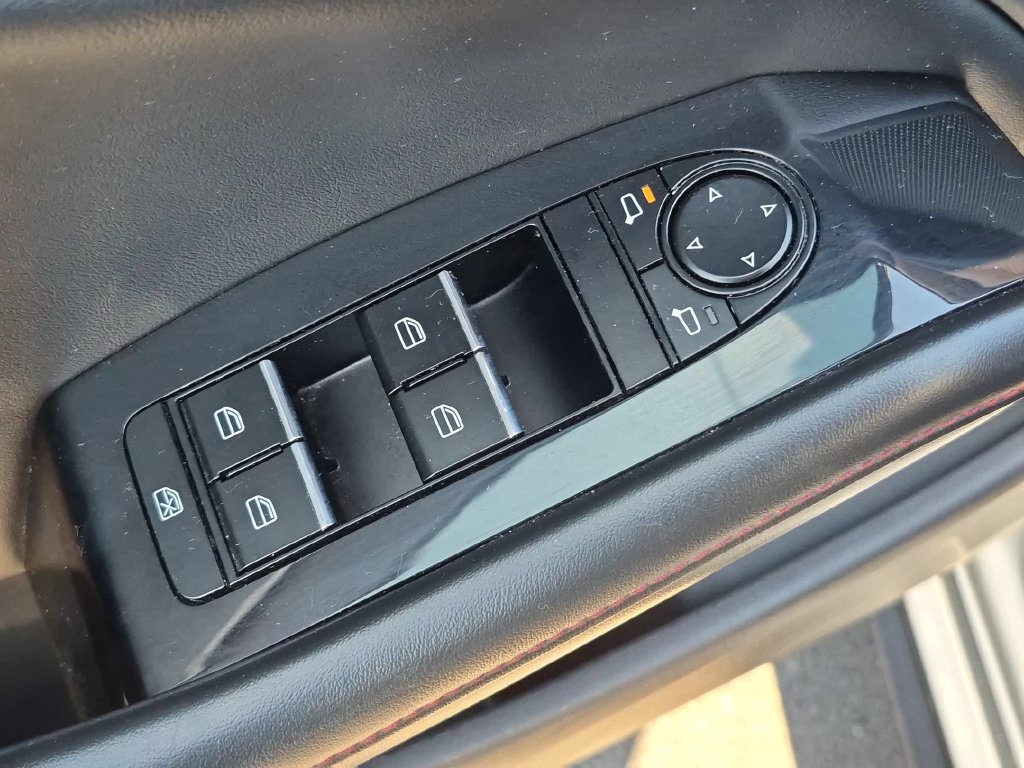 Used 2025 MAZDA MAZDA3 s AWD/4WD image 13