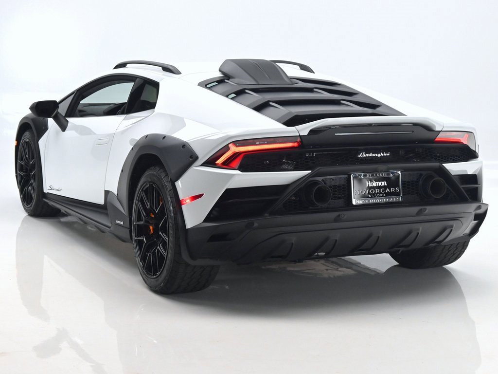 Used 2024 Lamborghini Huracan Sterrato image 4
