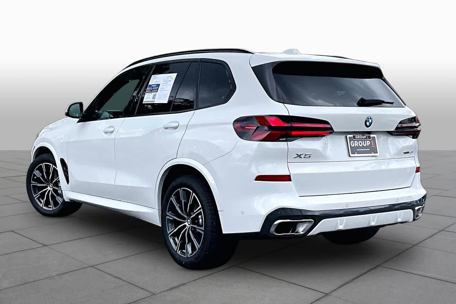 Certified 2025 BMW X5 xDrive40i w/ M Sport Package AWD/4WD image 12