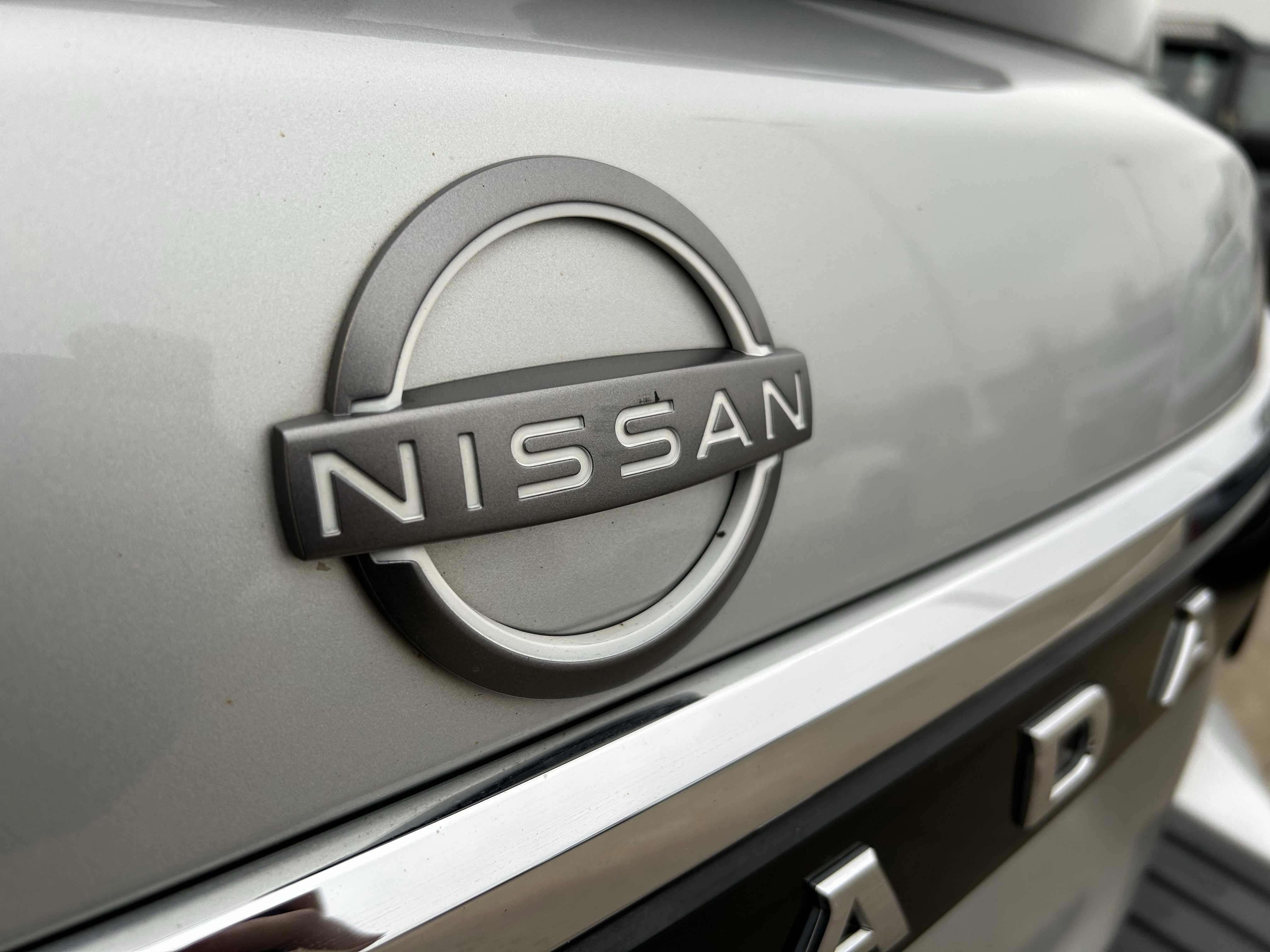 Used 2021 Nissan Armada SL w/ Captain's Chairs Package image 7