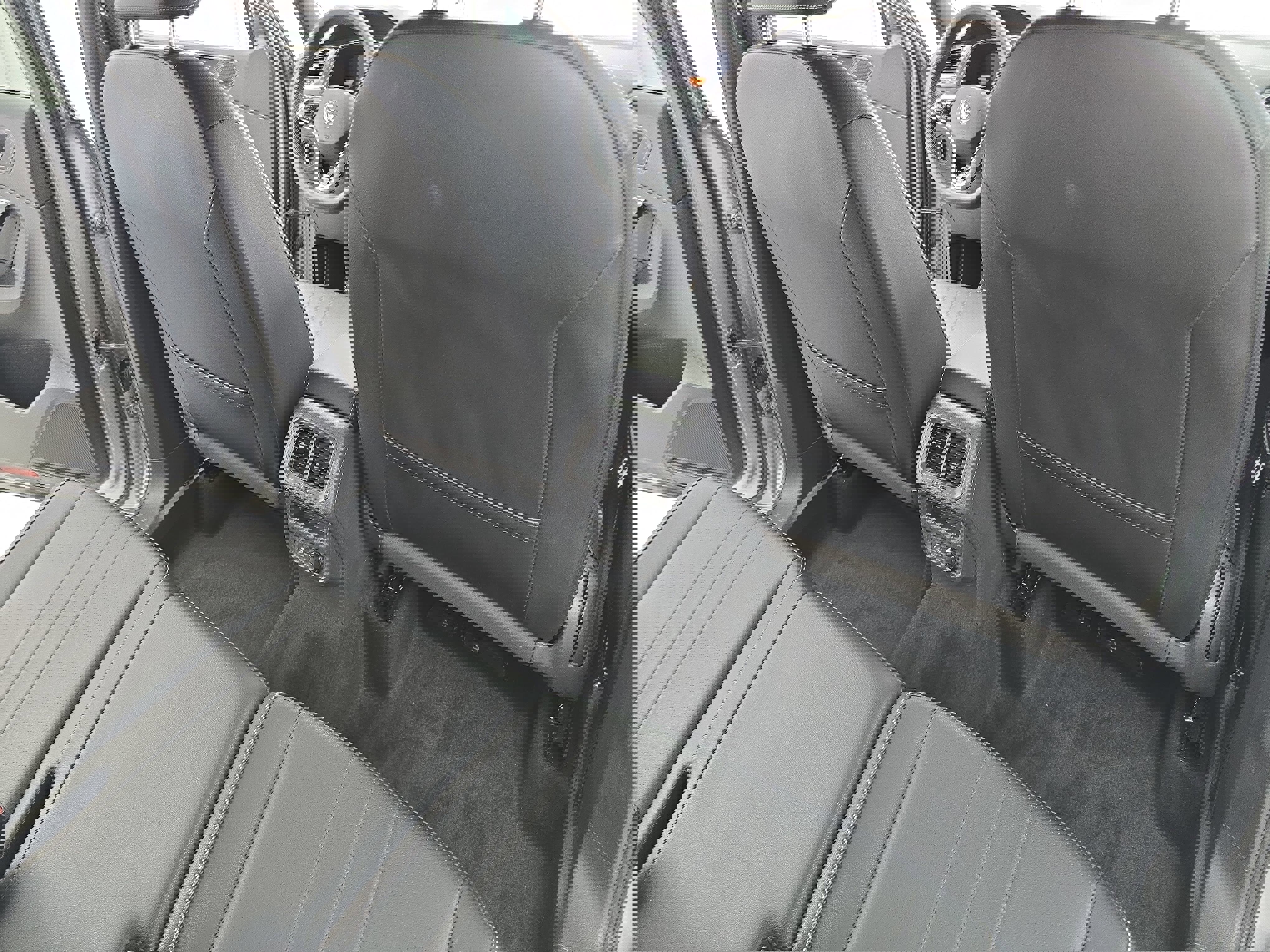 Certified 2023 Volkswagen Tiguan SE R-Line image 11