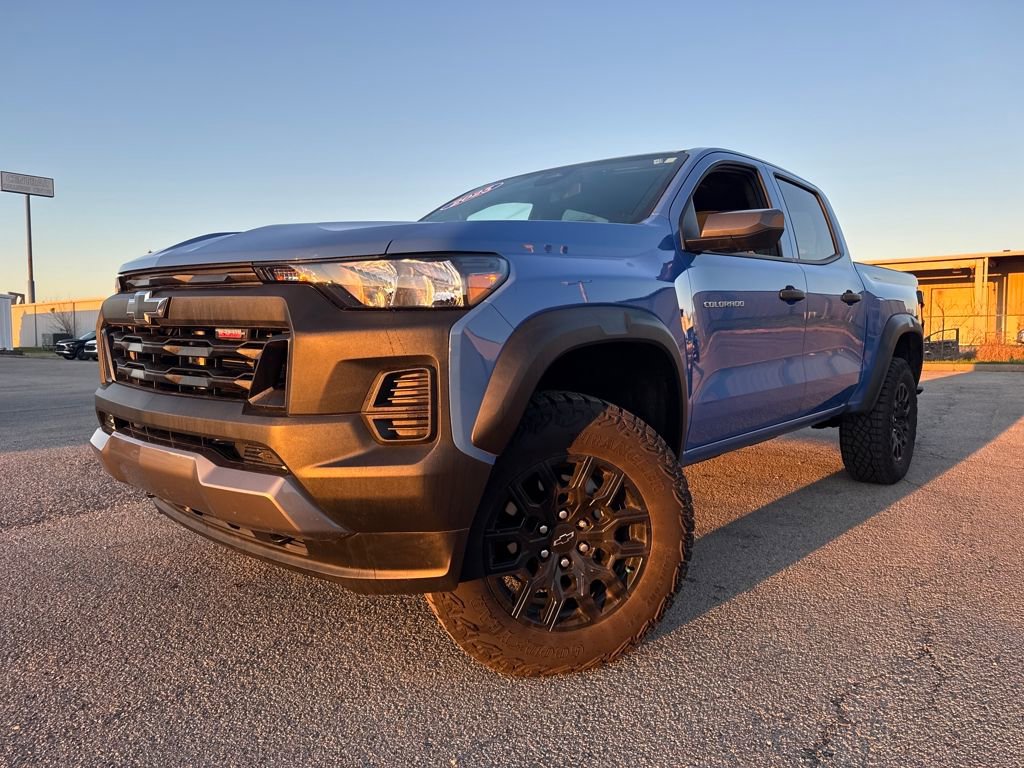 Used 2025 Chevrolet Colorado Trail Boss image 1