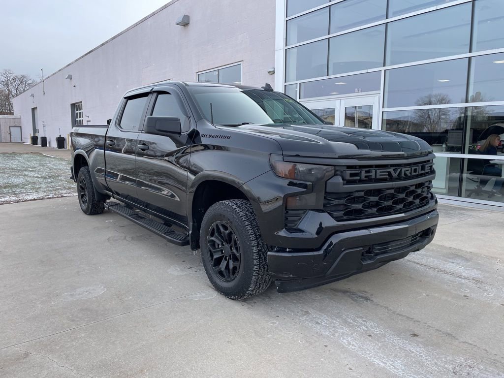 Used 2023 Chevrolet Silverado 1500 Custom image 1