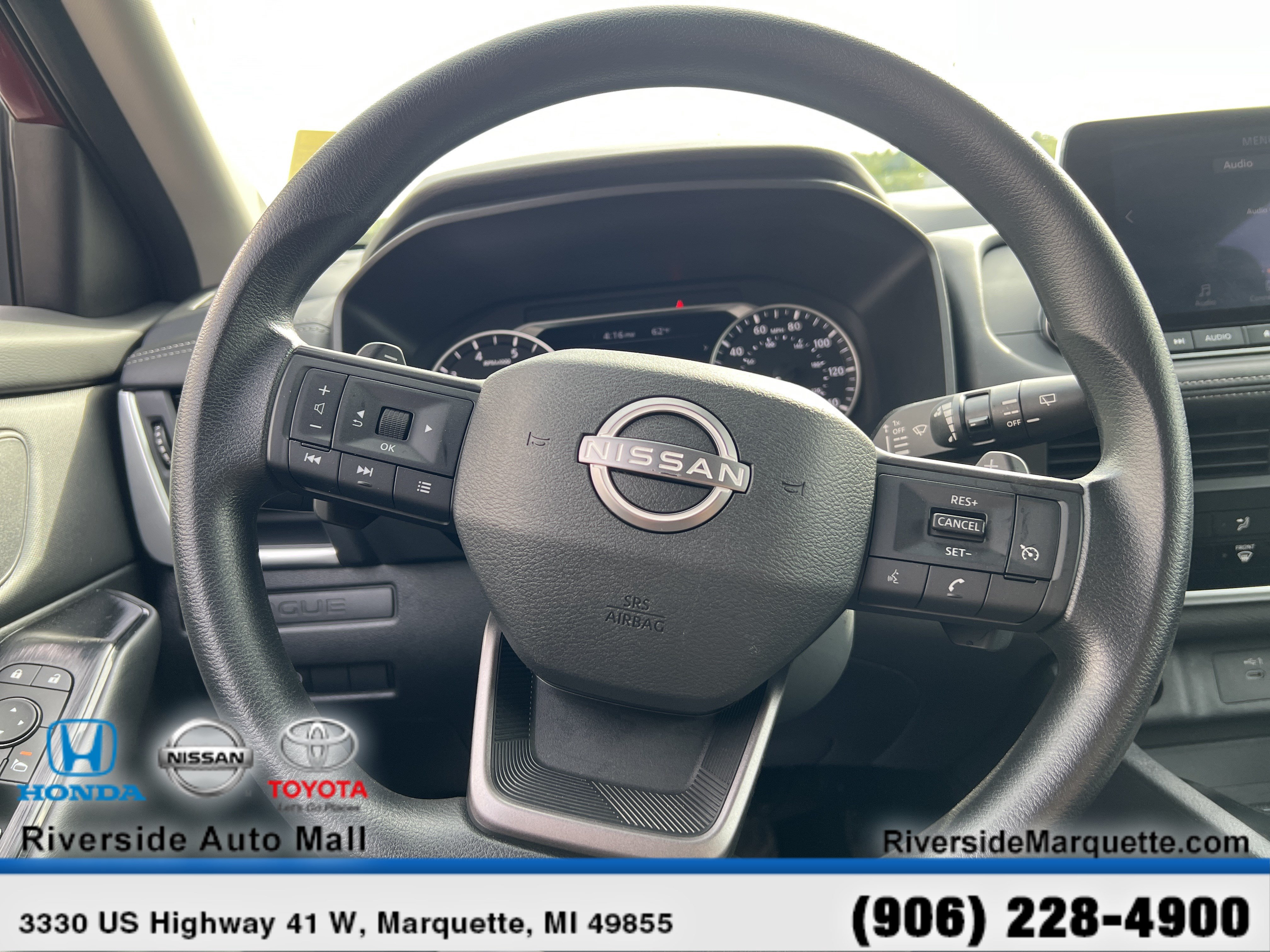Used 2025 Nissan Rogue S AWD/4WD image 21