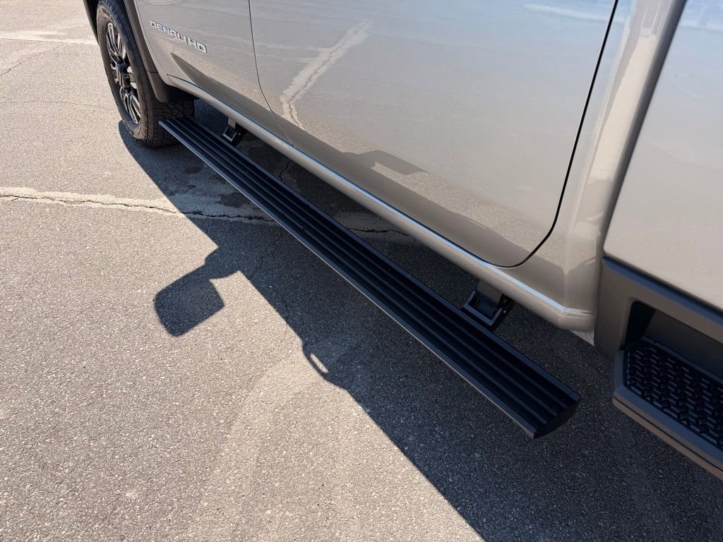 Used 2024 GMC Sierra 2500 Denali Ultimate AWD/4WD image 17
