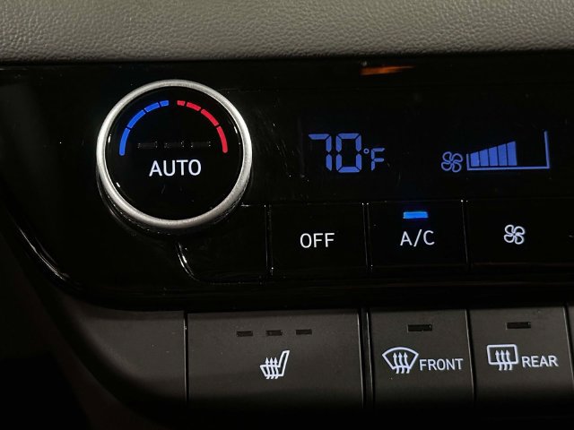 Used 2025 Hyundai Elantra SEL FWD image 38