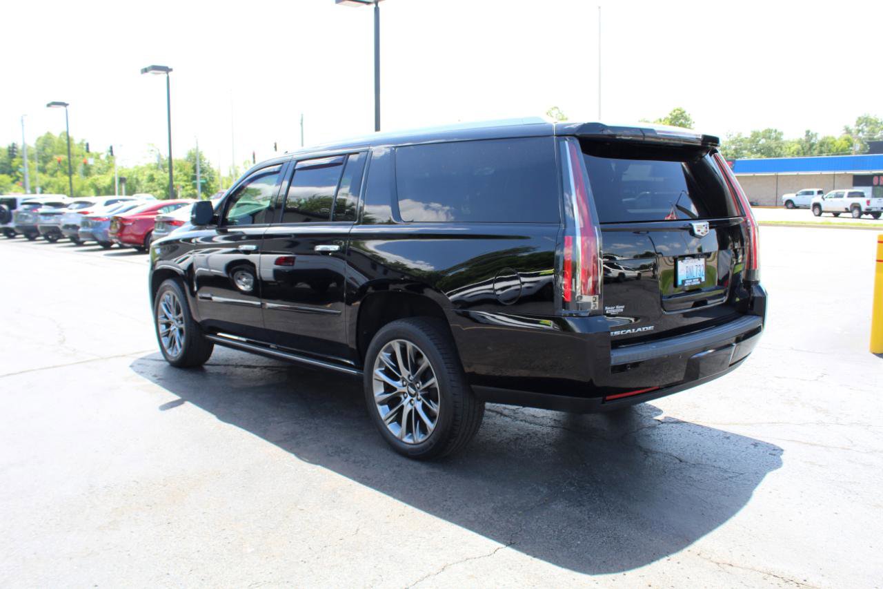 Used 2019 Cadillac Escalade ESV Platinum w/ Escalade Sport Edition AWD/4WD image 7