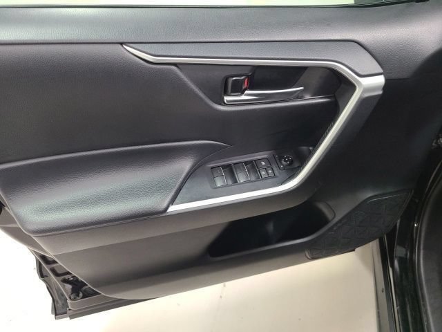 Used 2024 Toyota RAV4 XLE AWD/4WD image 21