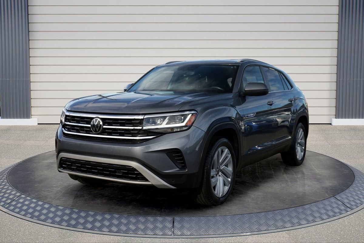 Used 2020 Volkswagen Atlas Cross Sport SE w/ Towing Package image 3