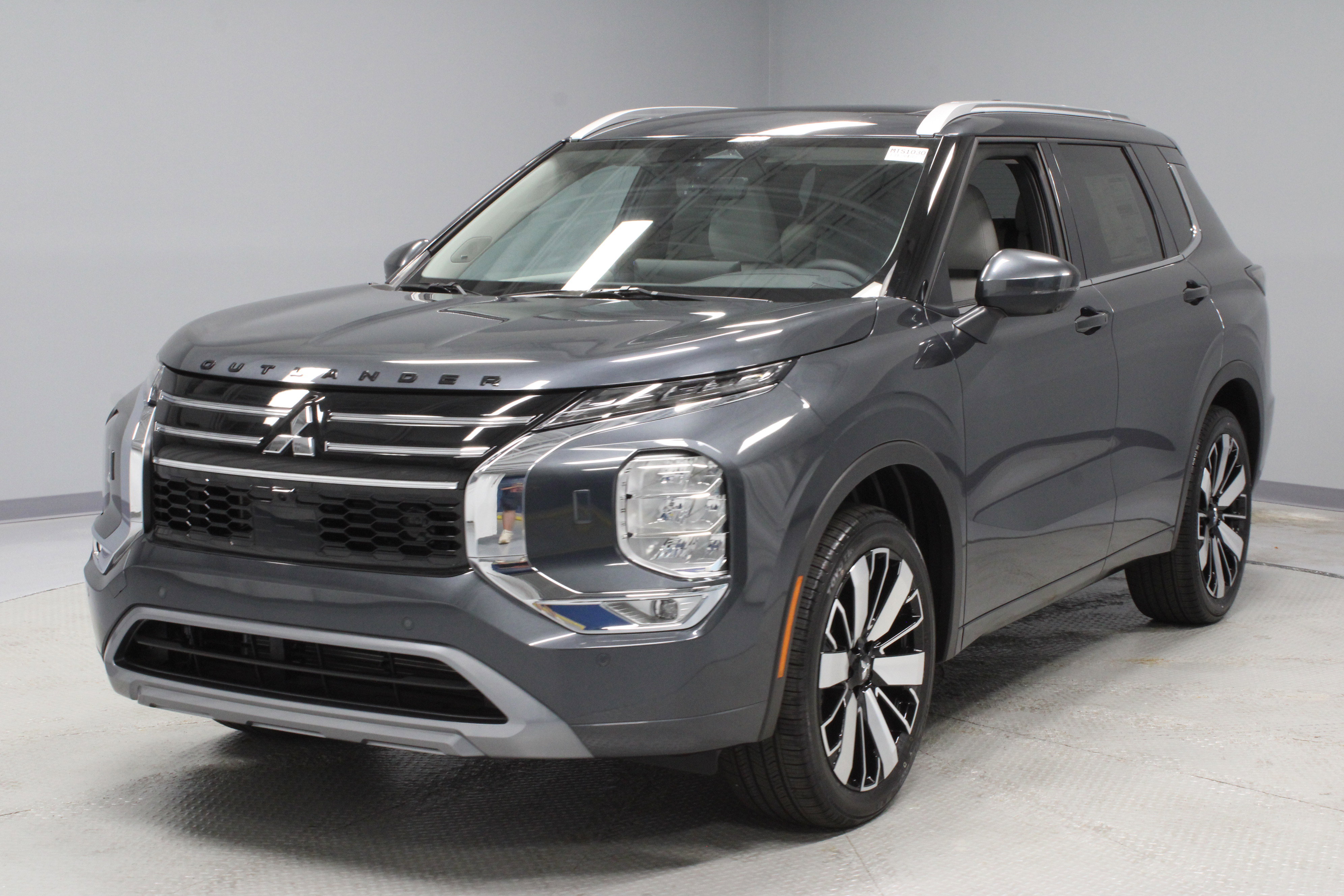 New 2025 Mitsubishi Outlander SEL image 4