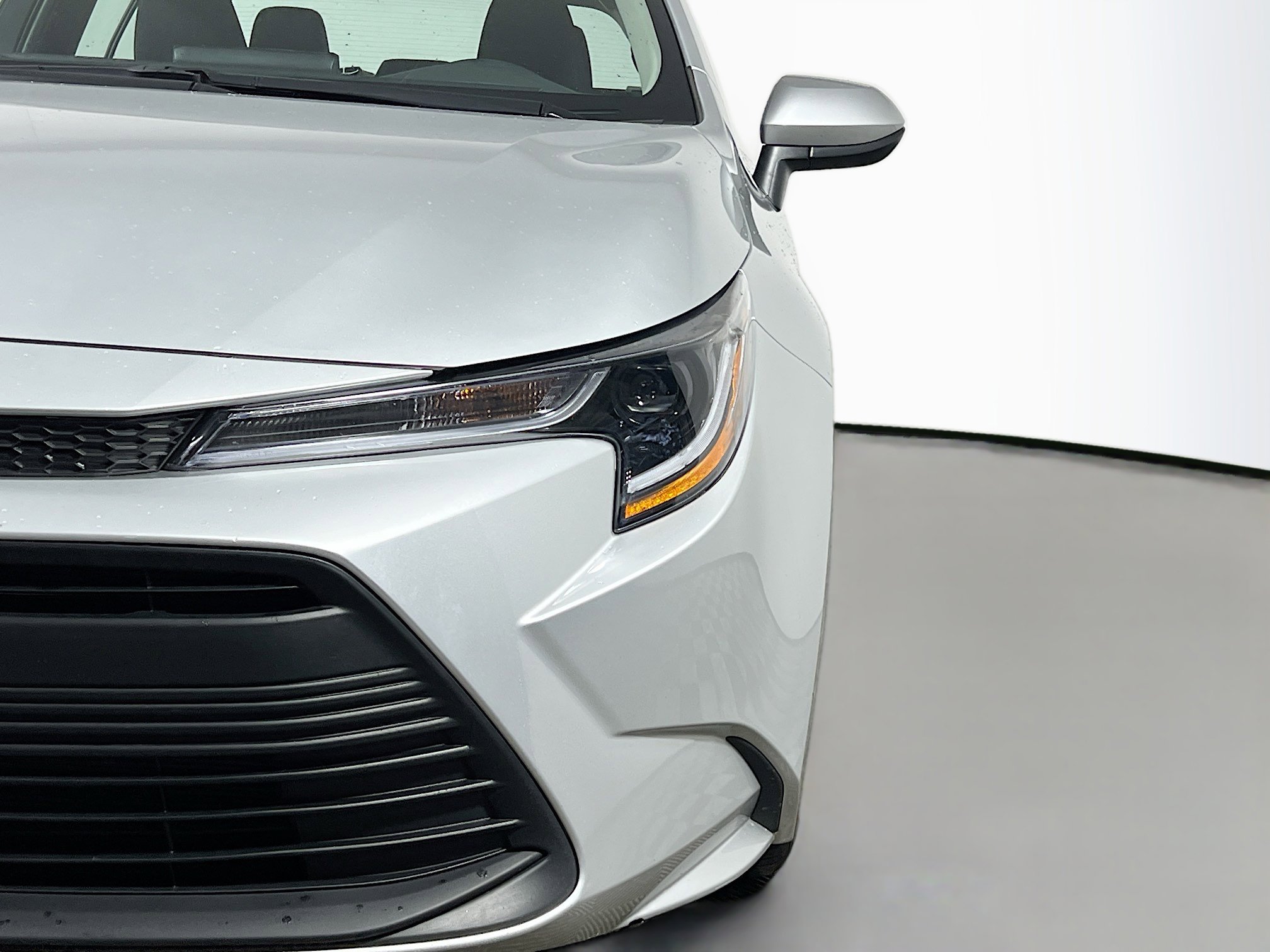 Used 2025 Toyota Corolla LE FWD image 12