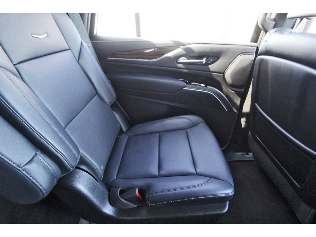 Used 2024 Cadillac Escalade Luxury image 11