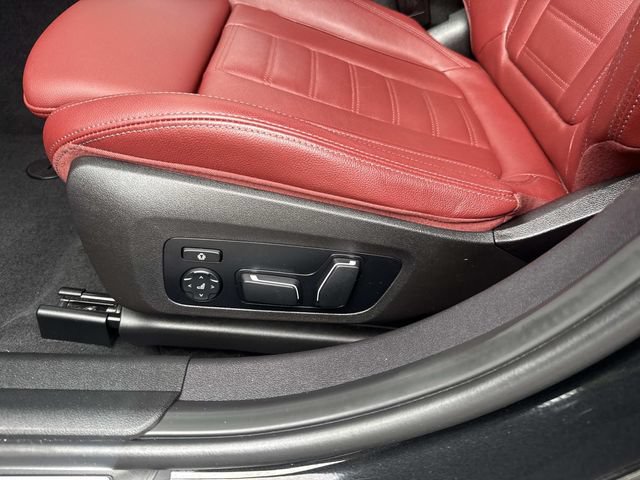 Used 2024 BMW 330i xDrive Sedan AWD/4WD image 22