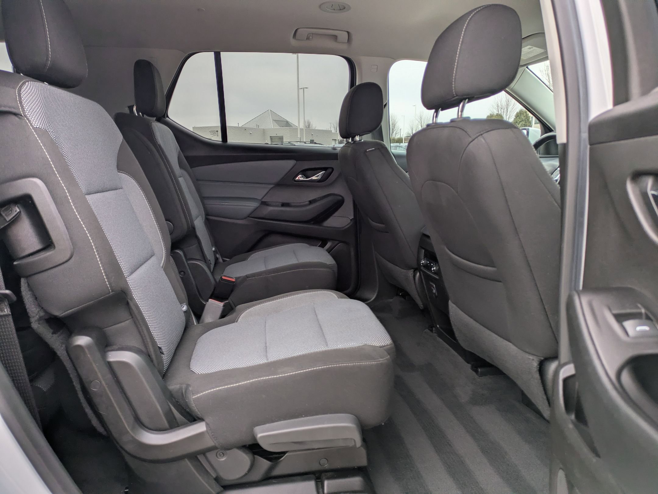 Used 2018 Chevrolet Traverse LT image 27