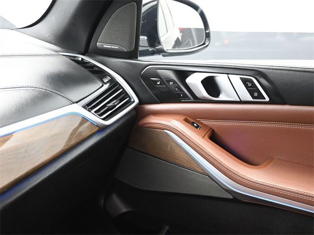 Used 2019 BMW X5 xDrive50i w/ Executive Package image 13