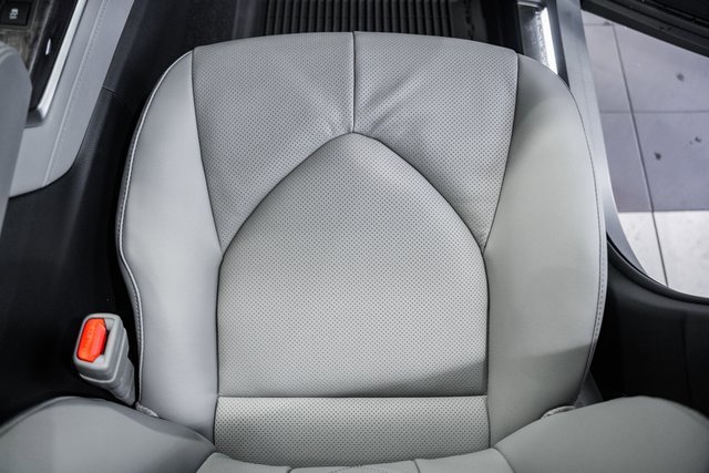 New 2025 Toyota Highlander Platinum image 32
