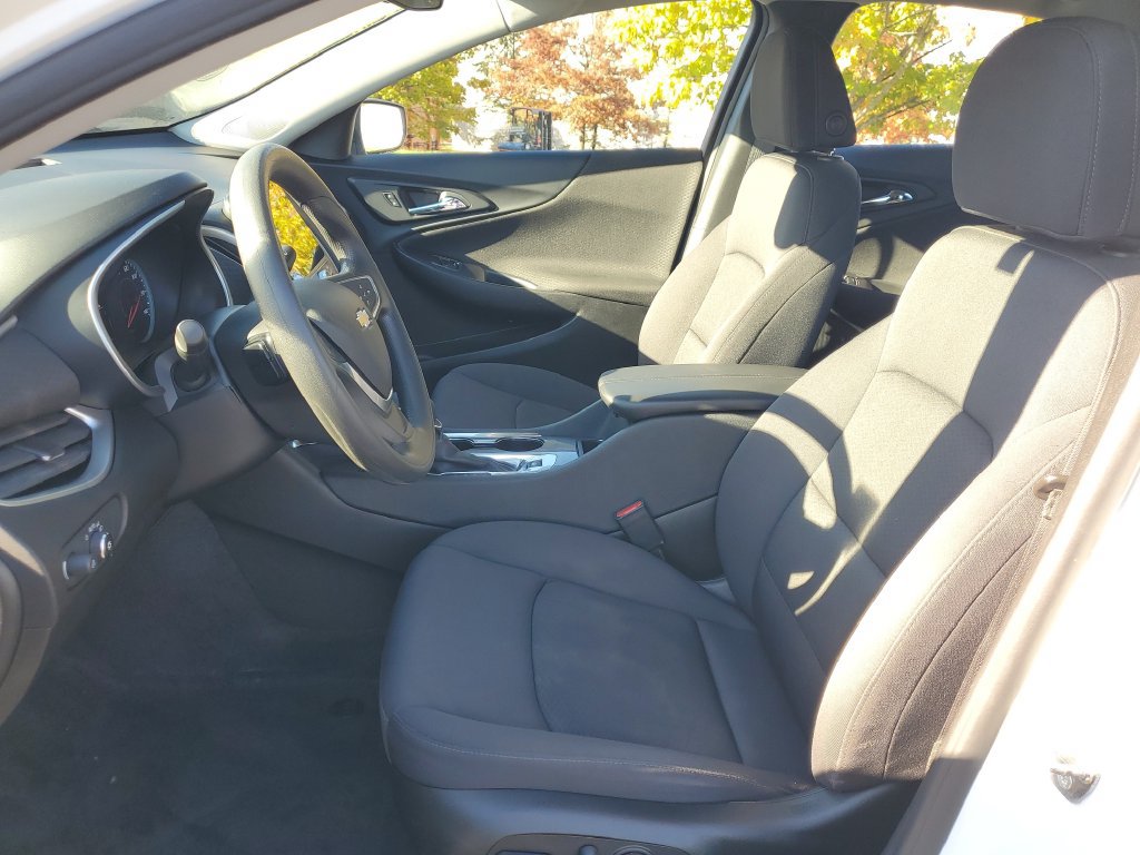 Used 2022 Chevrolet Malibu LT FWD image 5
