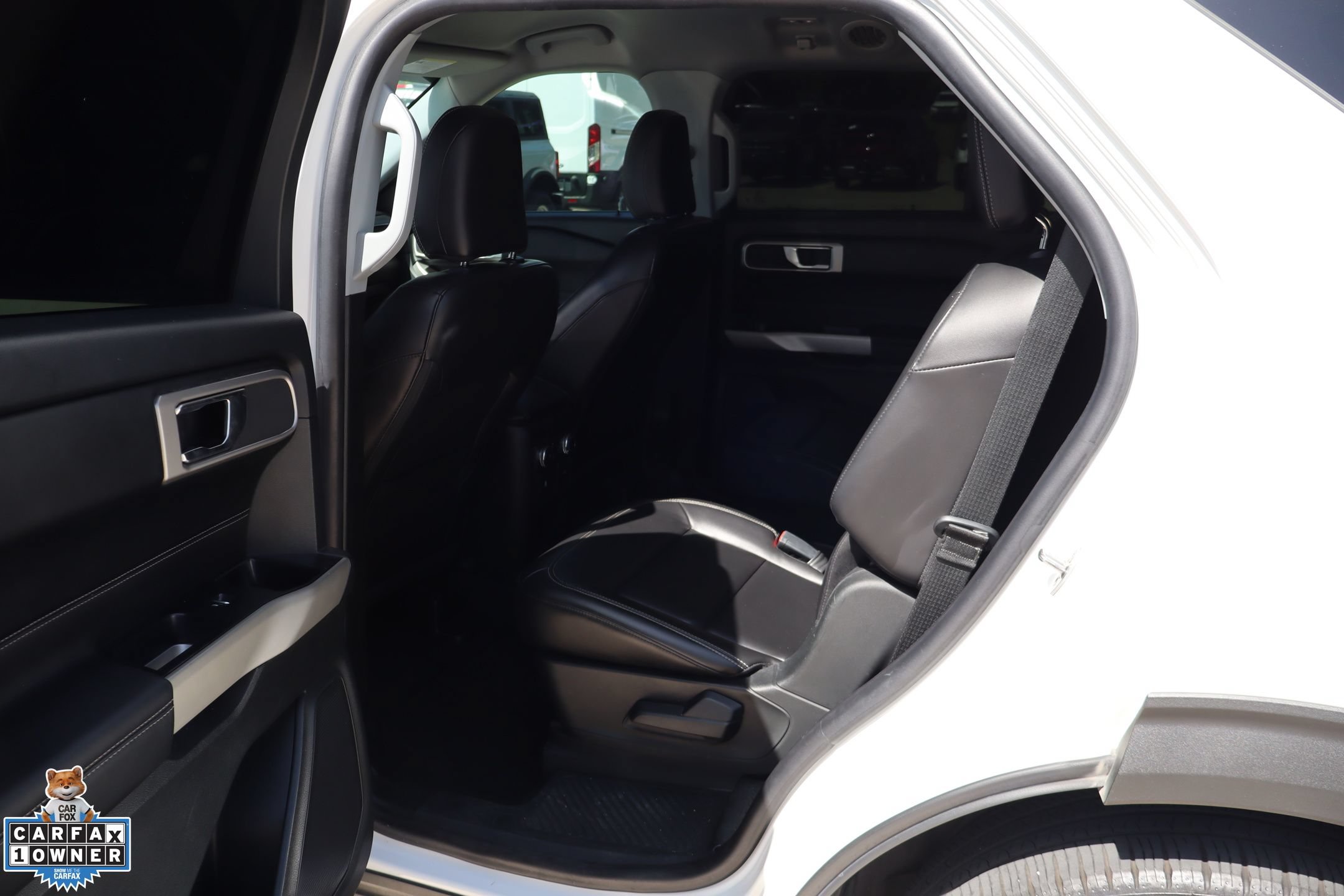 Used 2021 Ford Explorer XLT w/ Equipment Group 202A RWD image 25