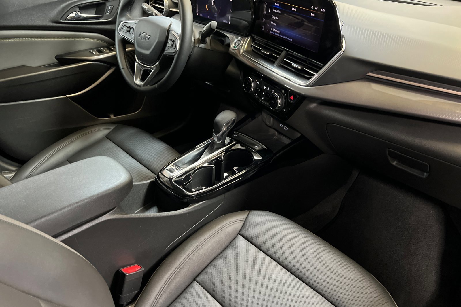 Used 2024 Chevrolet Trax ACTIV w/ Sunroof Package image 19