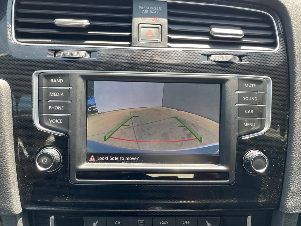 Used 2016 Volkswagen GTI SE FWD image 11