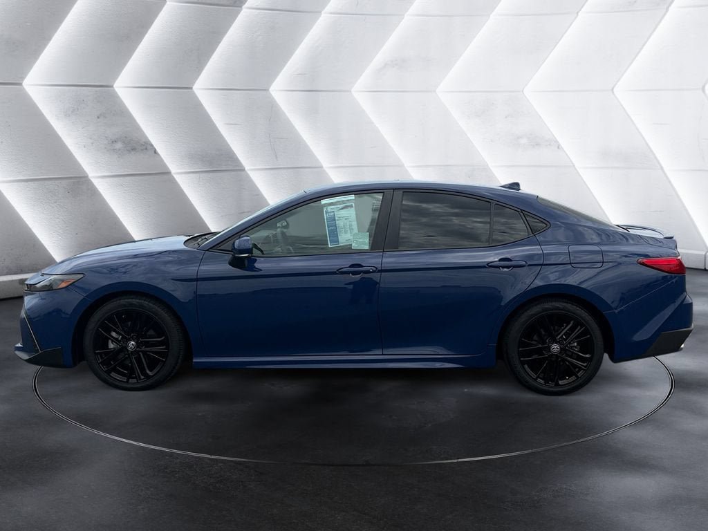 Used 2025 Toyota Camry SE FWD image 2