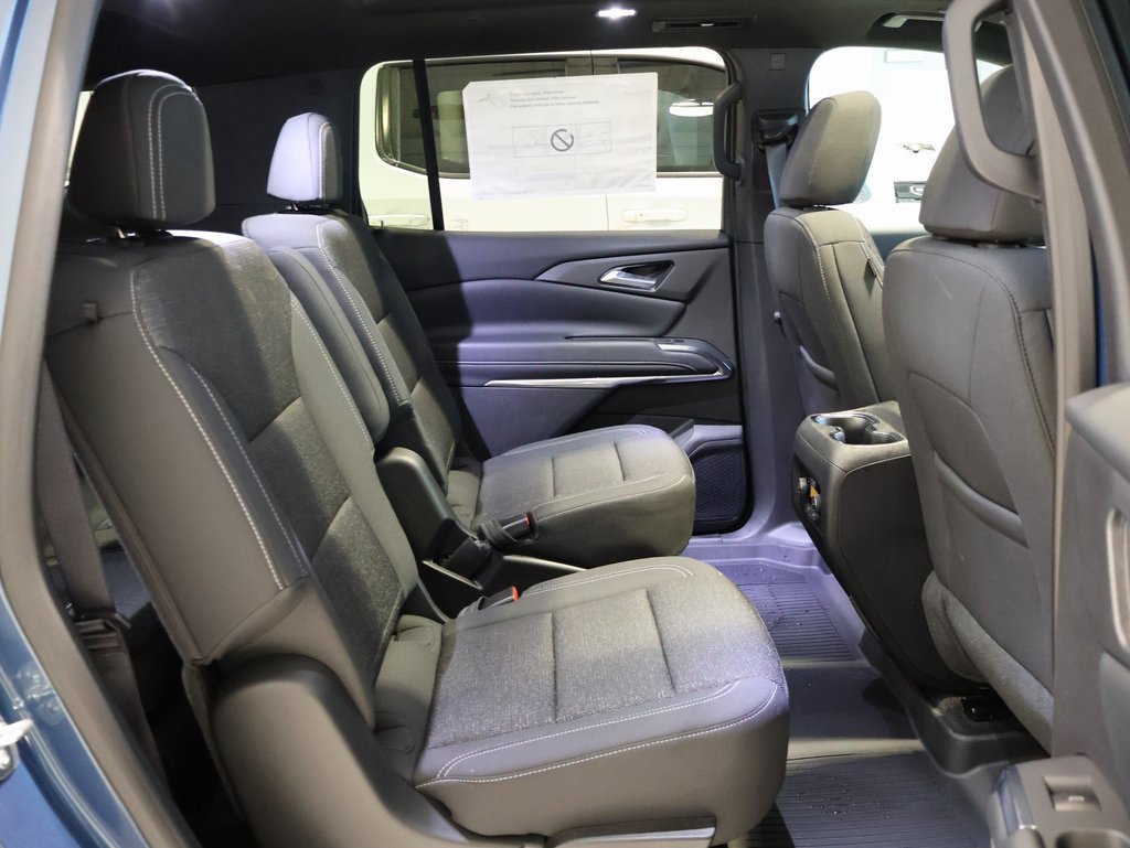 Used 2025 Chevrolet Traverse LT w/ Sun and Wheel Package image 37