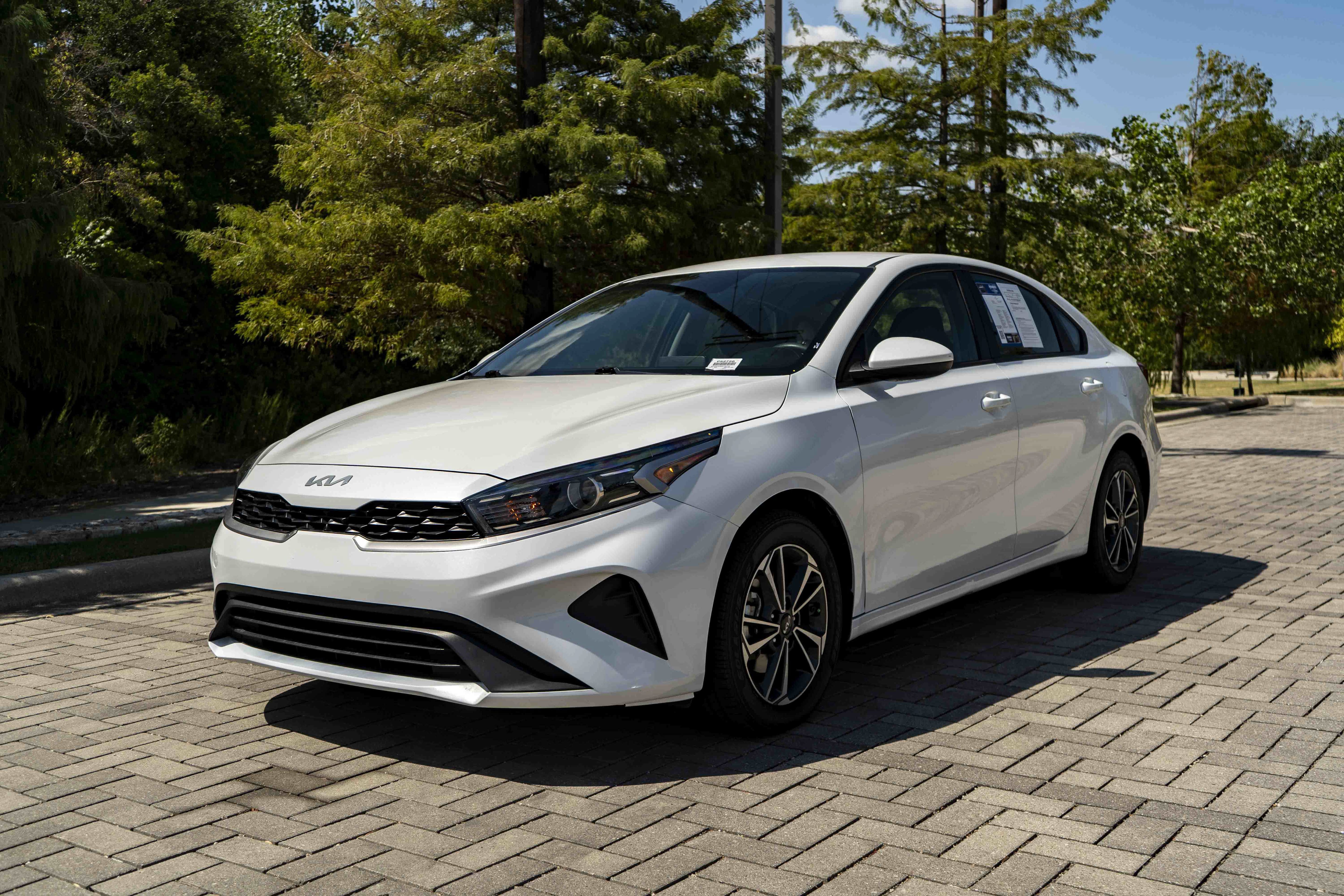 Used 2024 Kia Forte LXS FWD image 4
