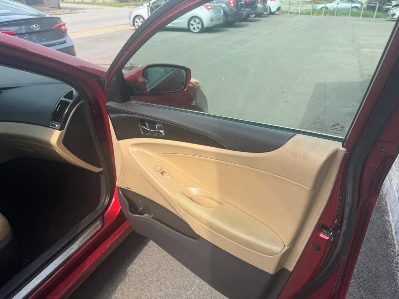 Used 2013 Hyundai Sonata Limited w/ Premium Pkg FWD image 22