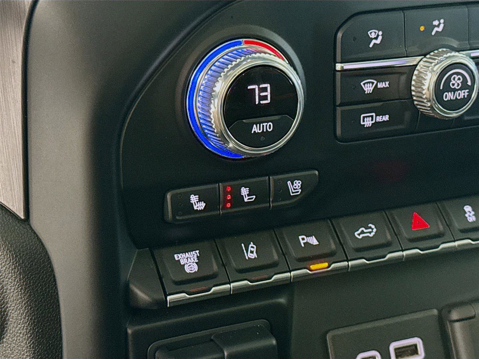 Used 2020 GMC Sierra 2500 AT4 w/ AT4 Premium Package image 11