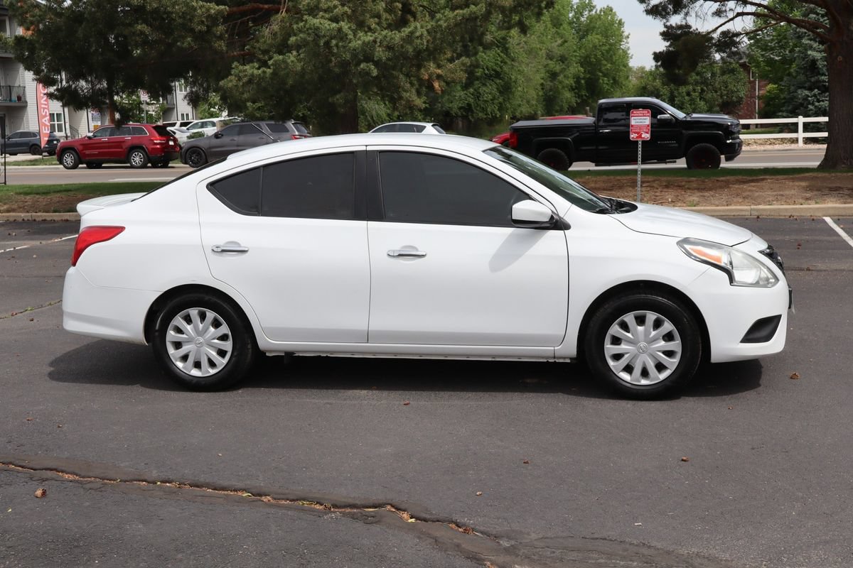 Used 2019 Nissan Versa SV FWD image 3